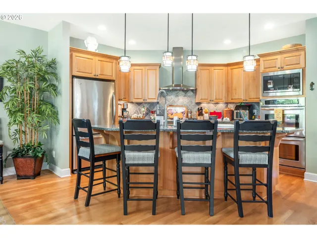 Kitchen-Eating Area