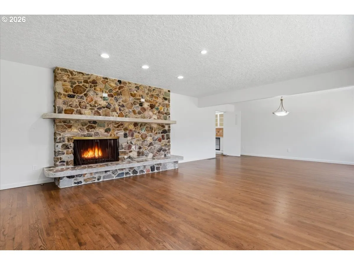Living Room/Dining Room