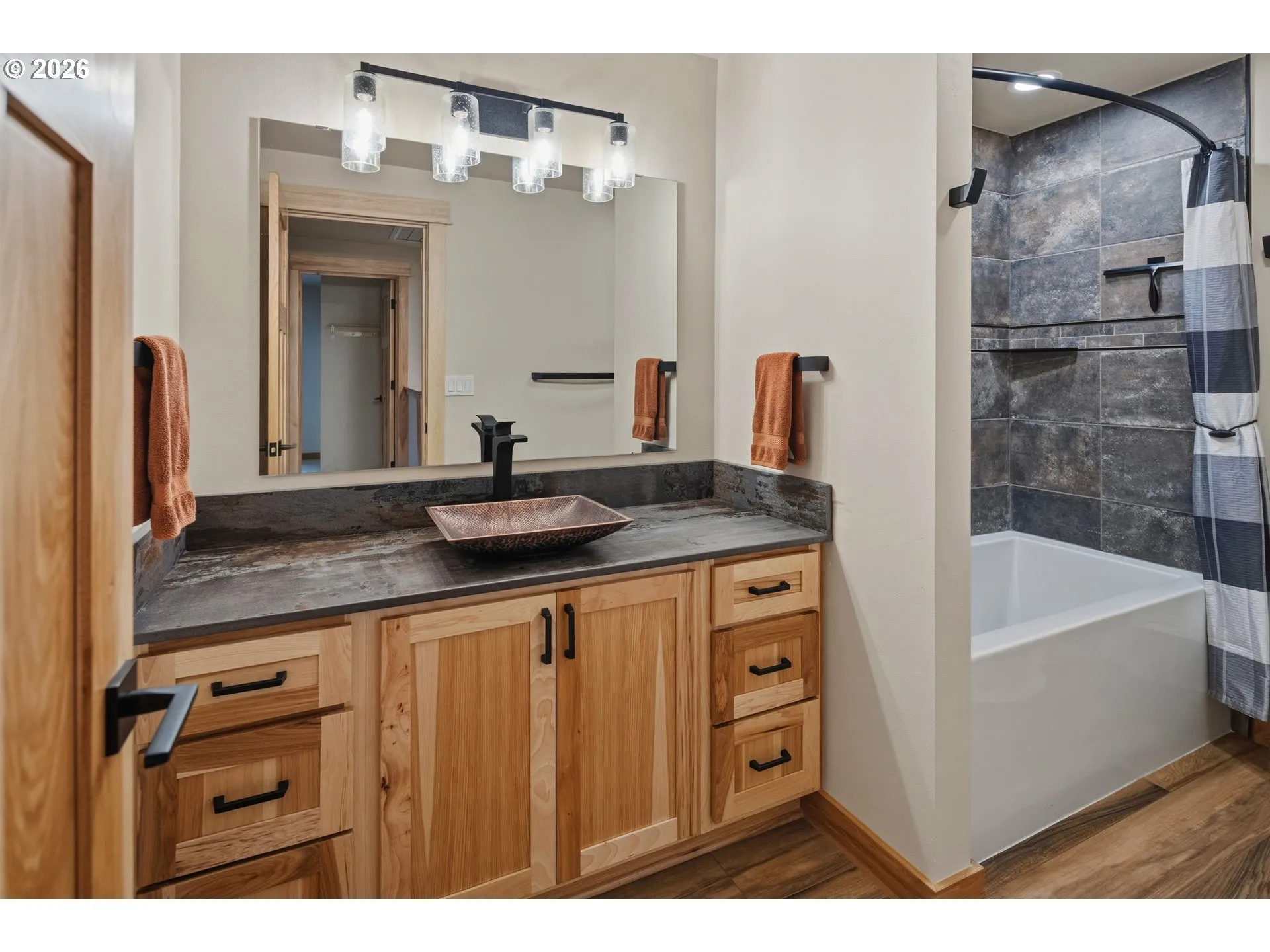 Bathroom-Upper
