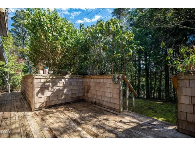 Deck-Lower