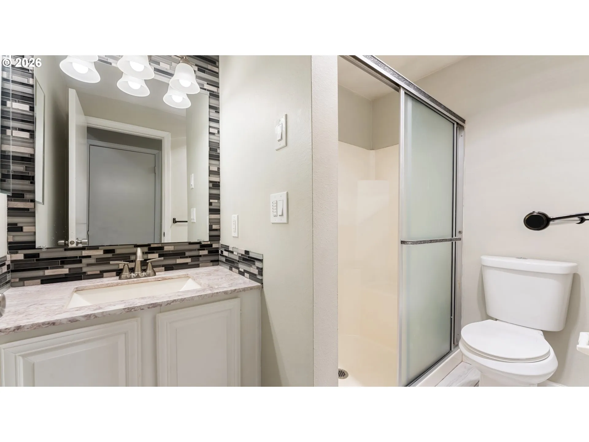 Bathroom-Upper