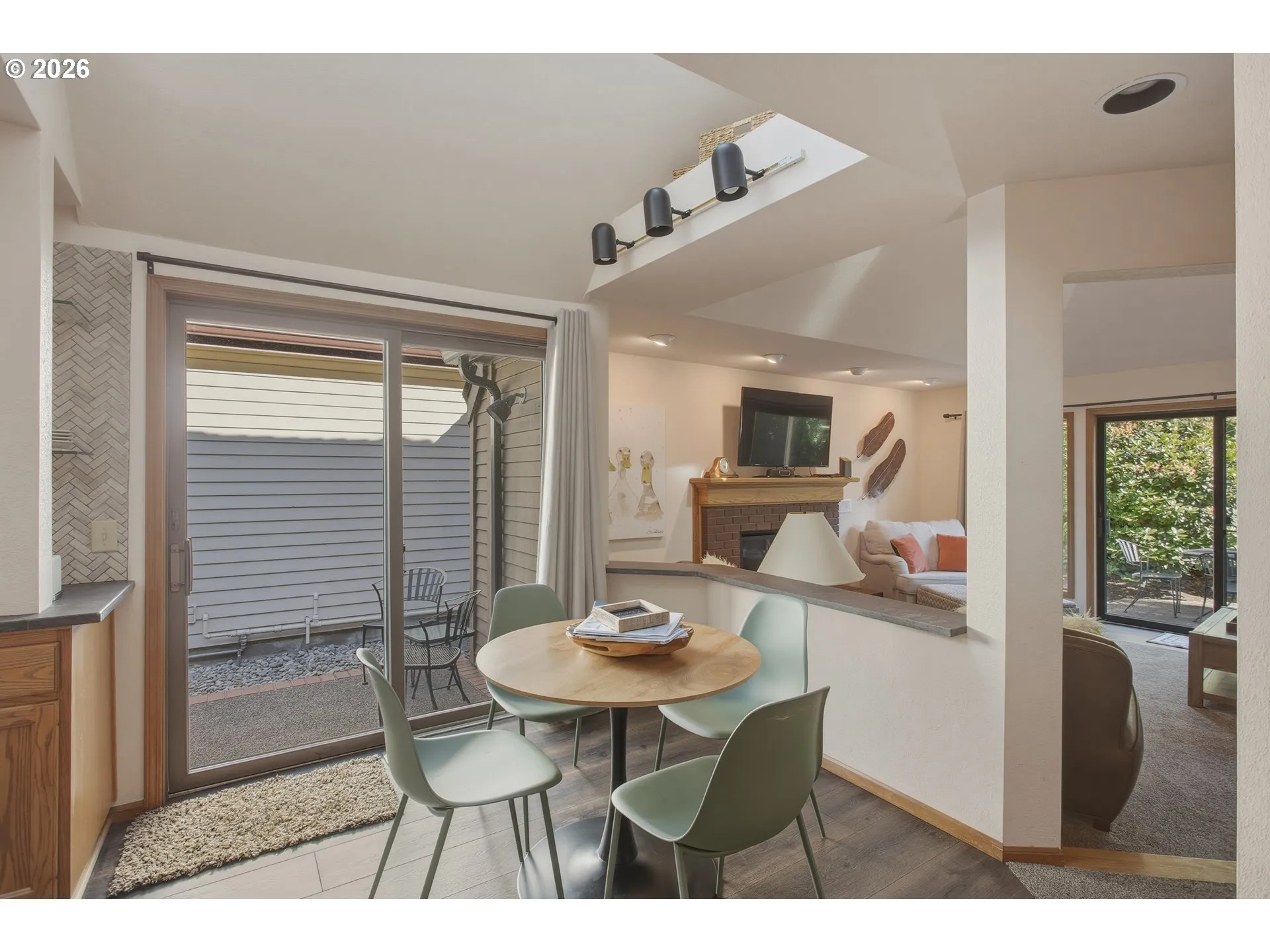 Kitchen/Nook-Eating Area