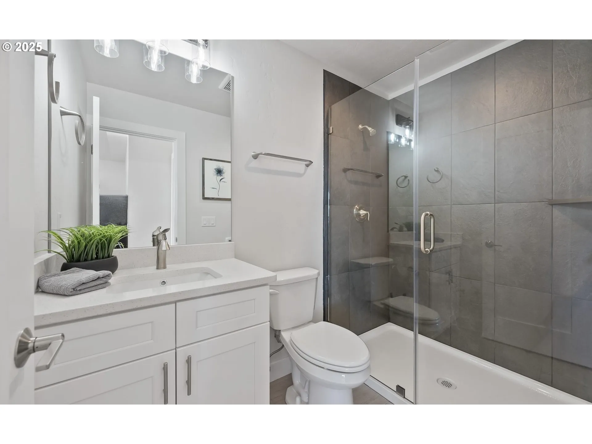 Bathroom, Attached-Upper