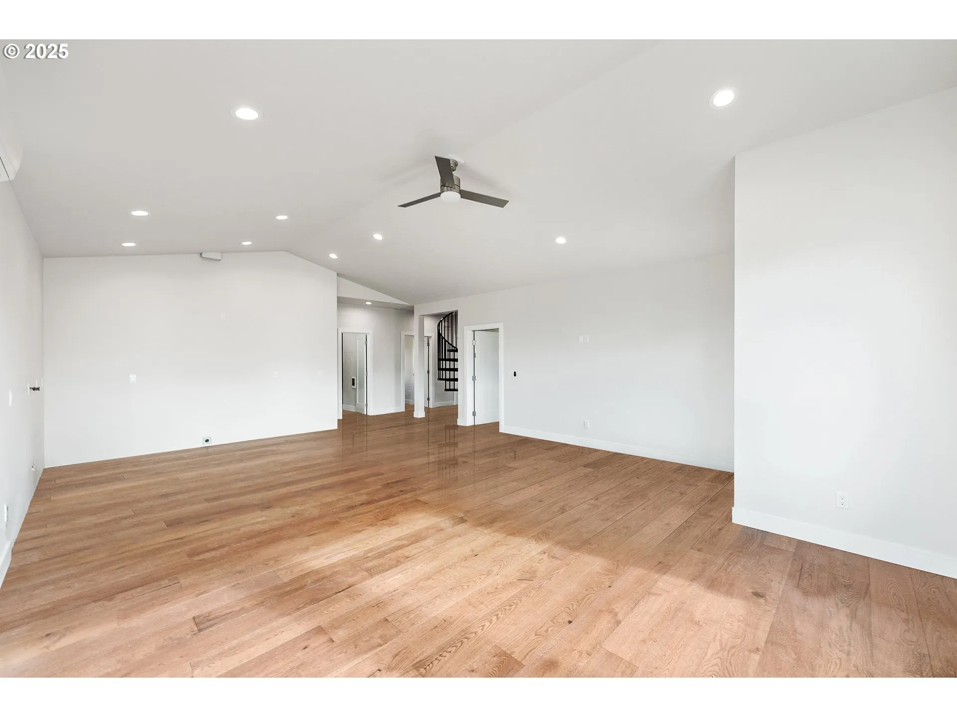 Living Room-Vaulted Ceilings