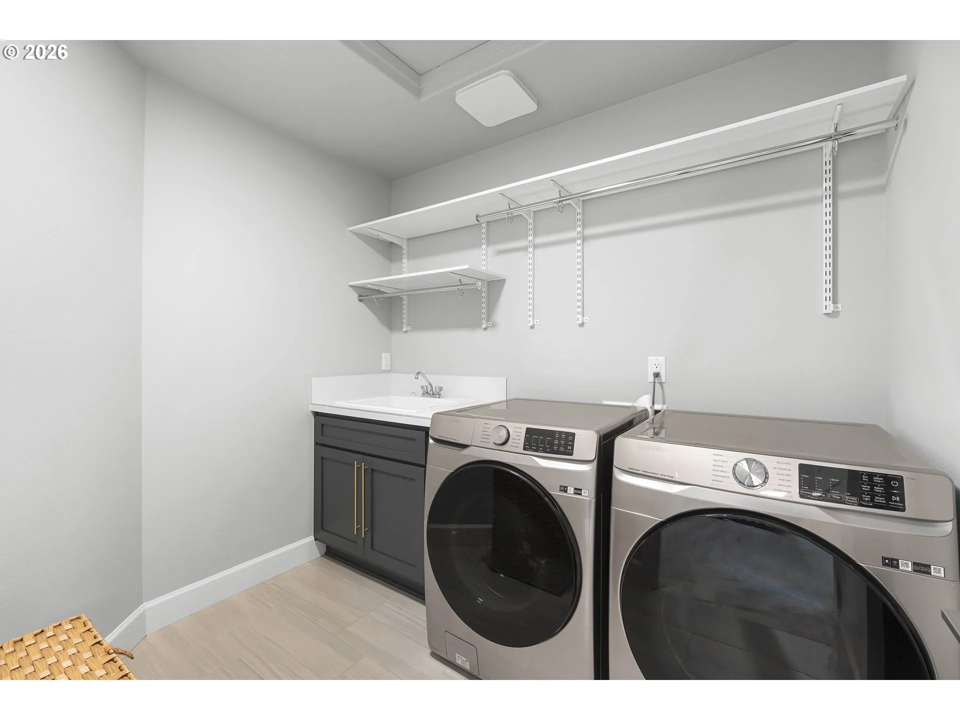 Laundry-Upper
