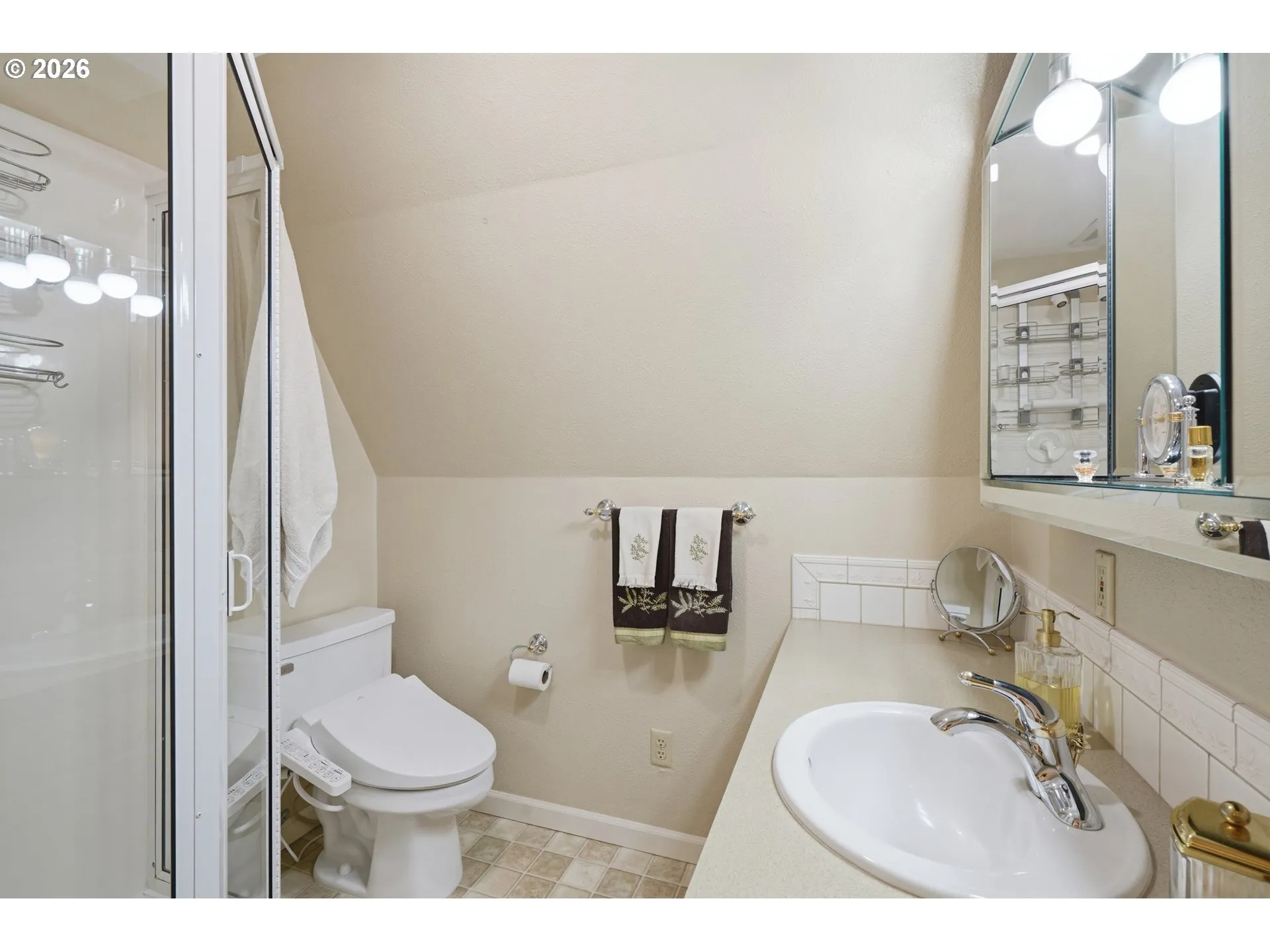 Bathroom, Attached