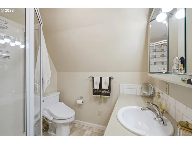 Bathroom, Attached