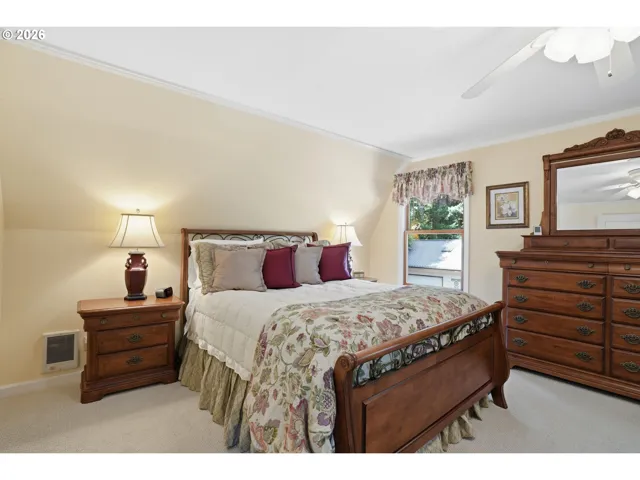 Bedroom, Primary