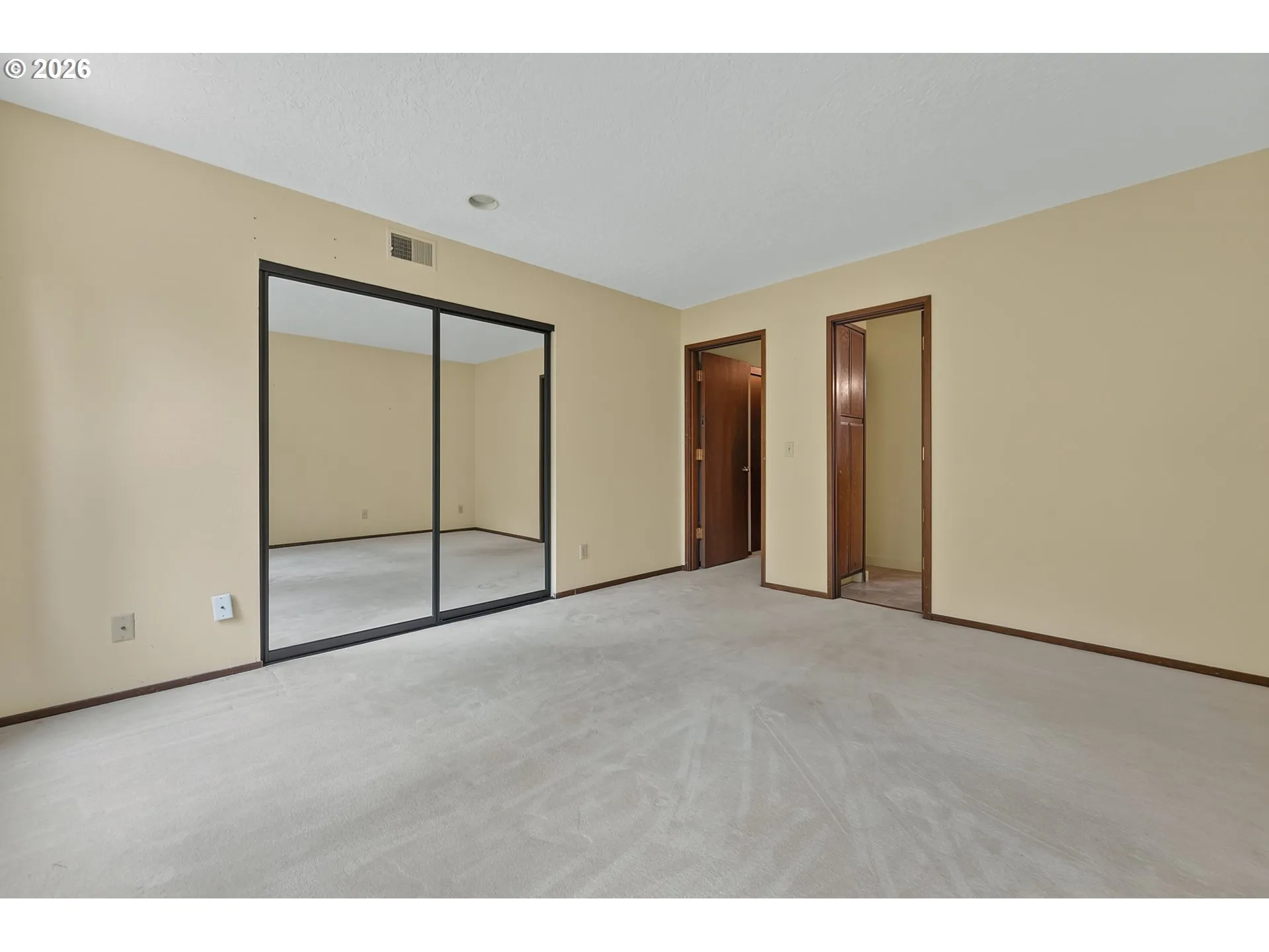 Bedroom, Primary