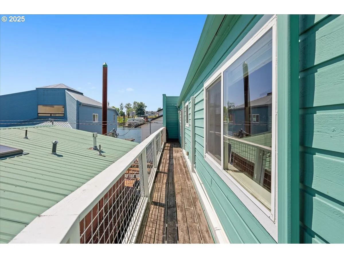 Deck-Upper