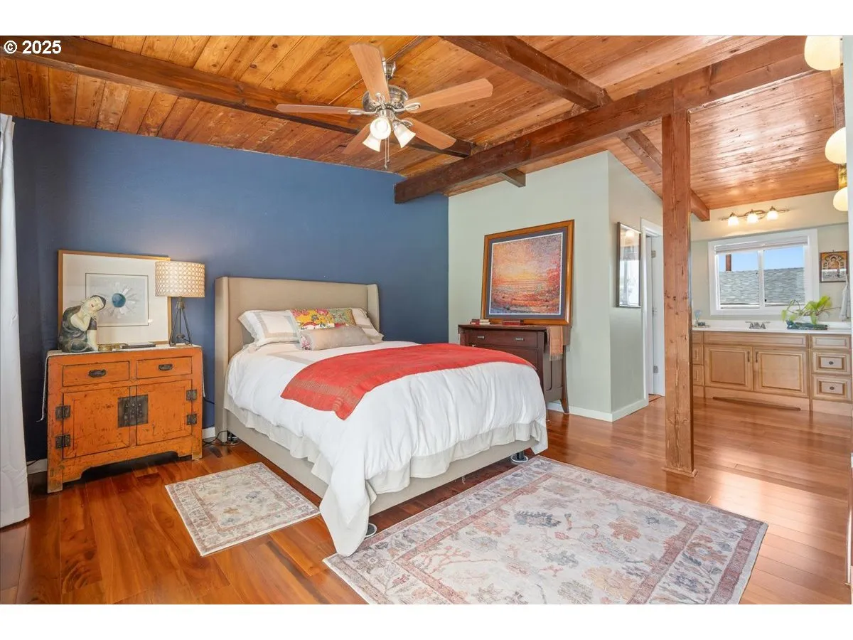 Primary Bedroom-Ceiling Fan