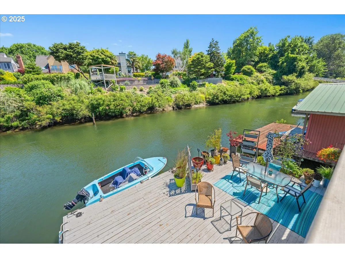 Deck-Upper