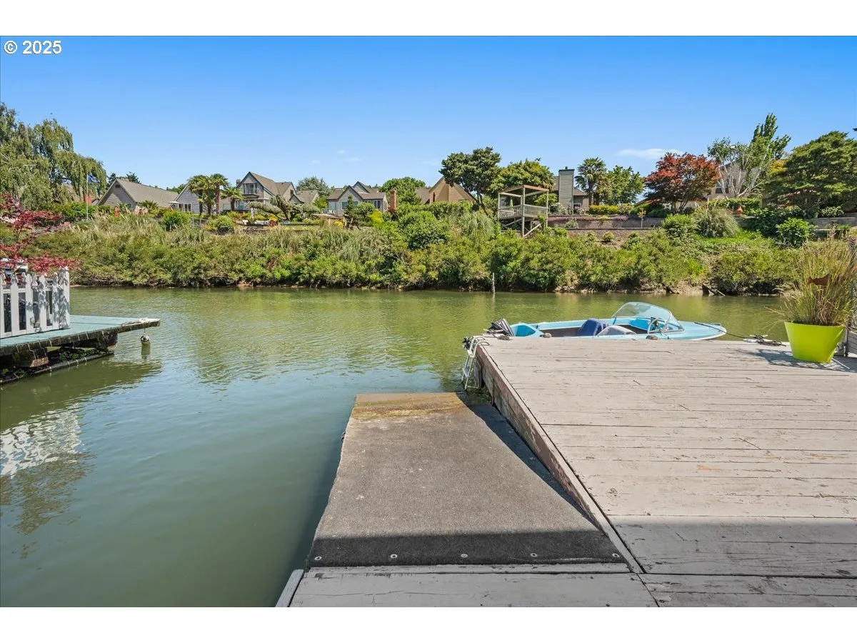 Dock