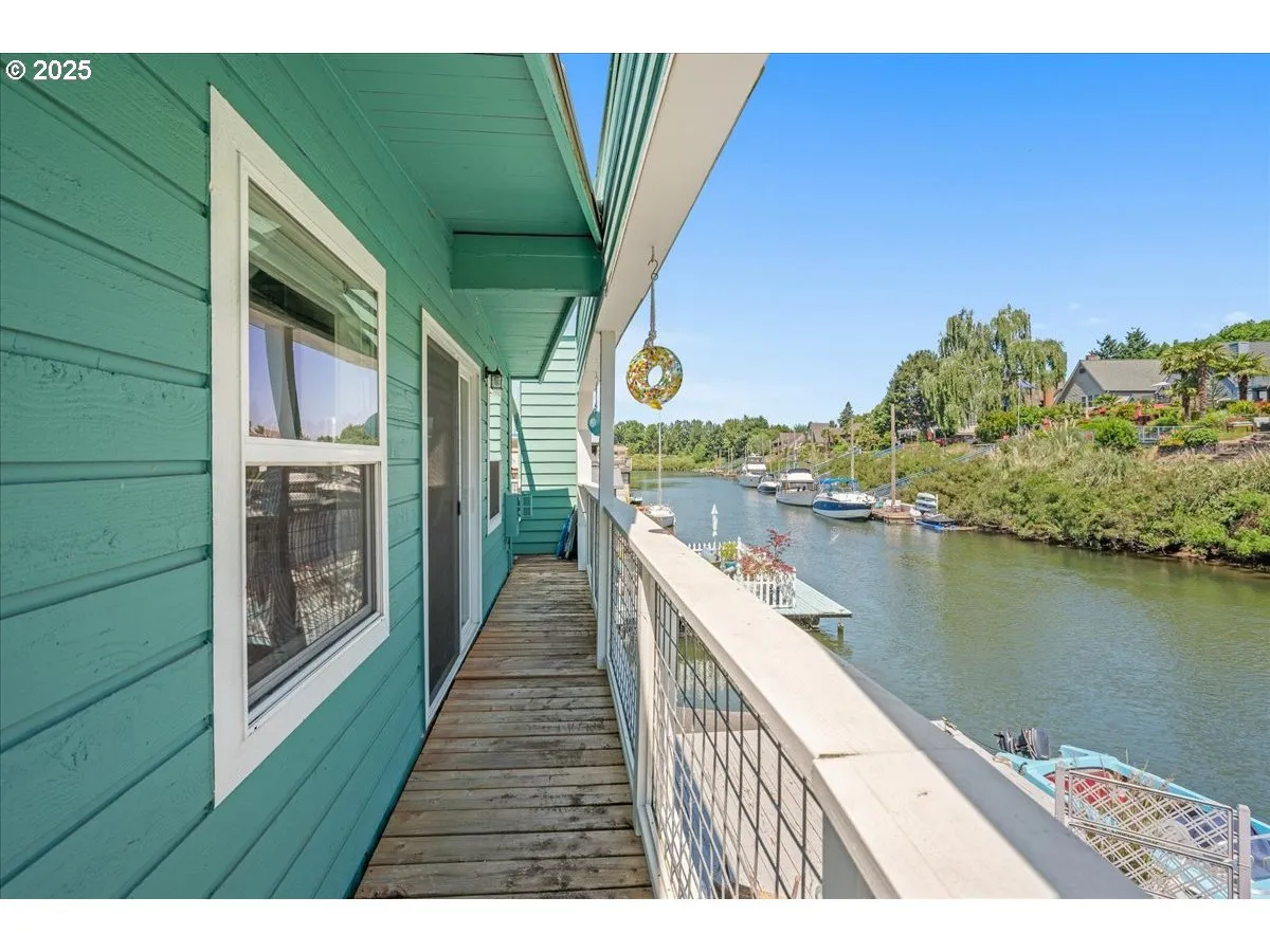 Deck-Upper