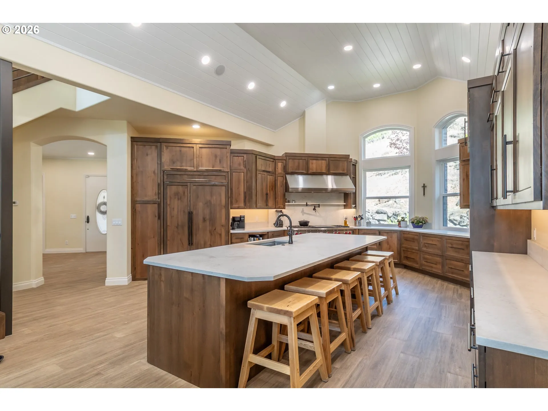 Kitchen-Breakfast Bar