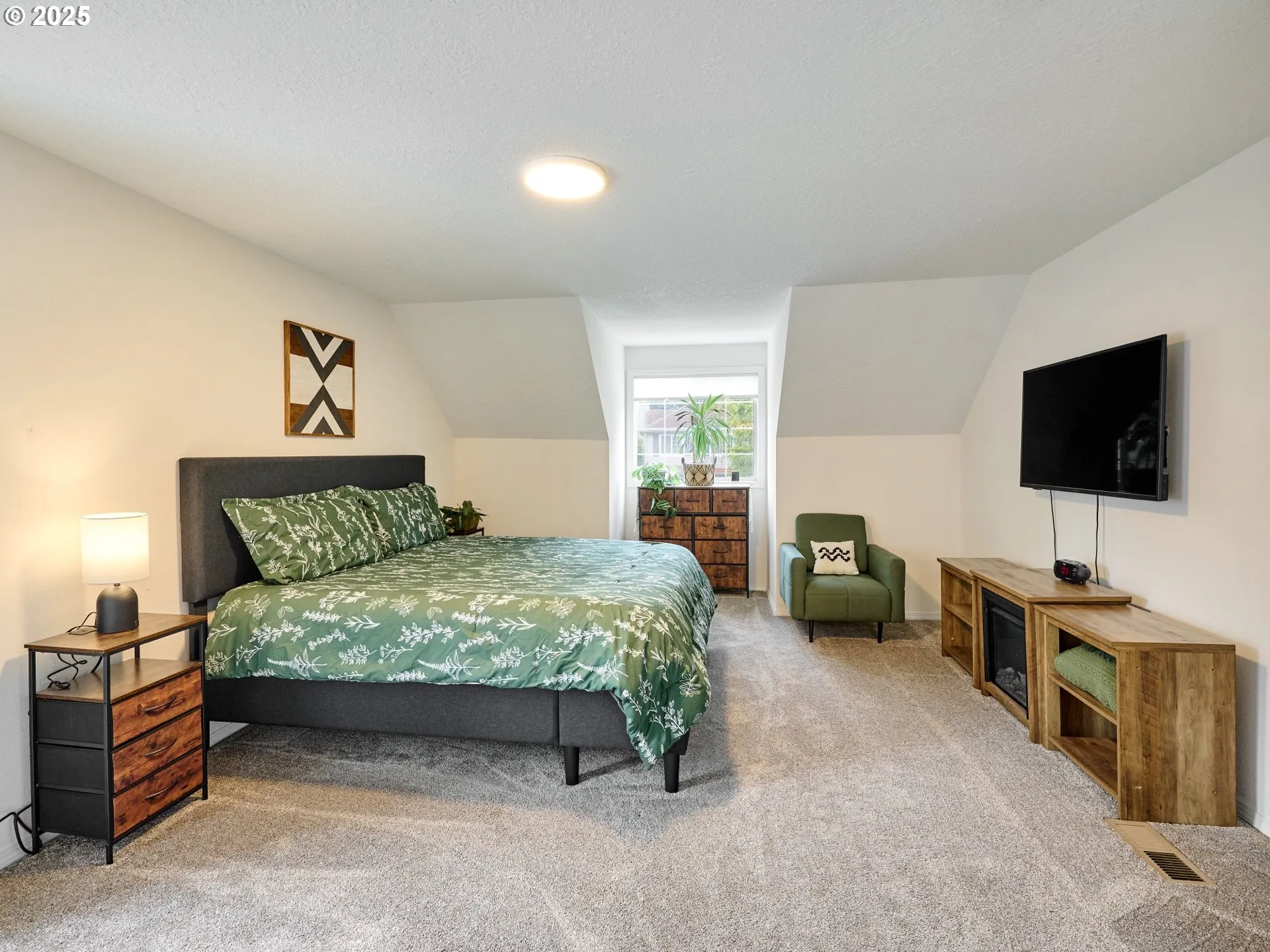 Owner's Suite Bedroom-Upper