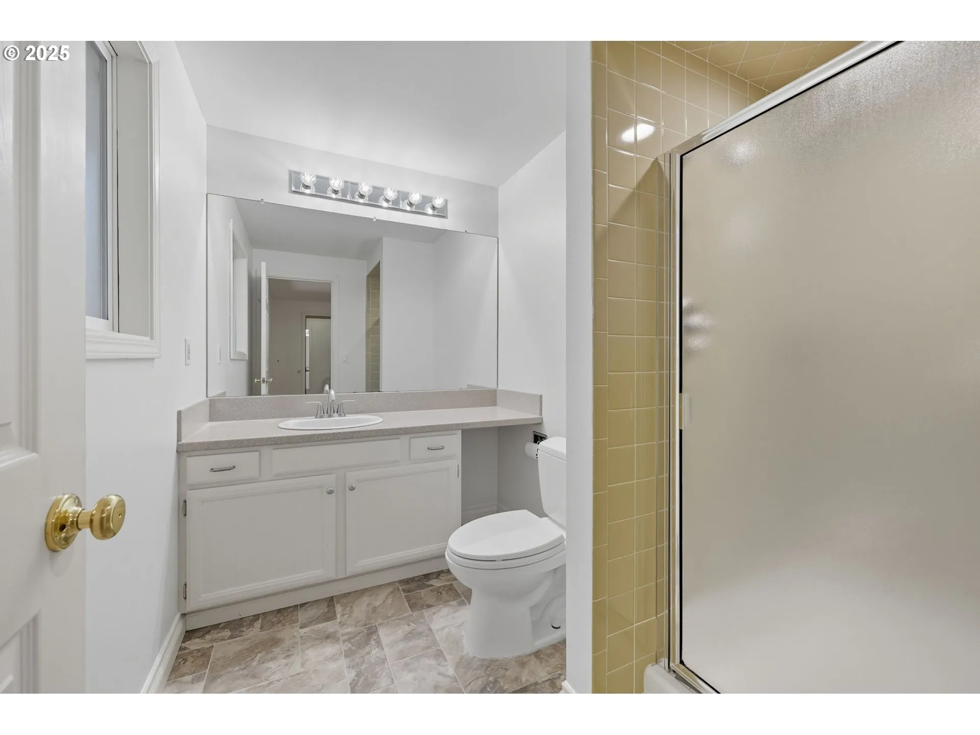 Bathroom, Attached-Main