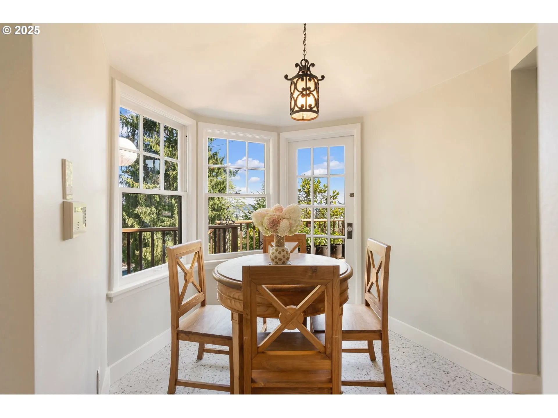 Kitchen/Nook-Eating Area