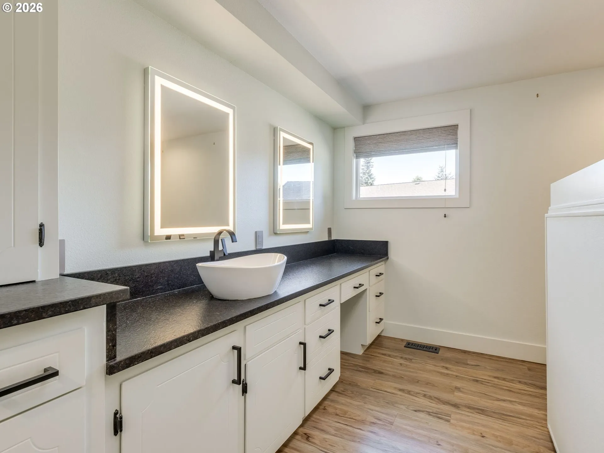 Bathroom, Attached