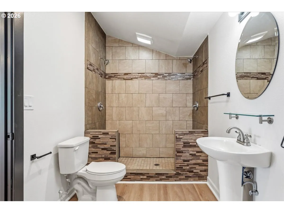 Bonus Room-Upper