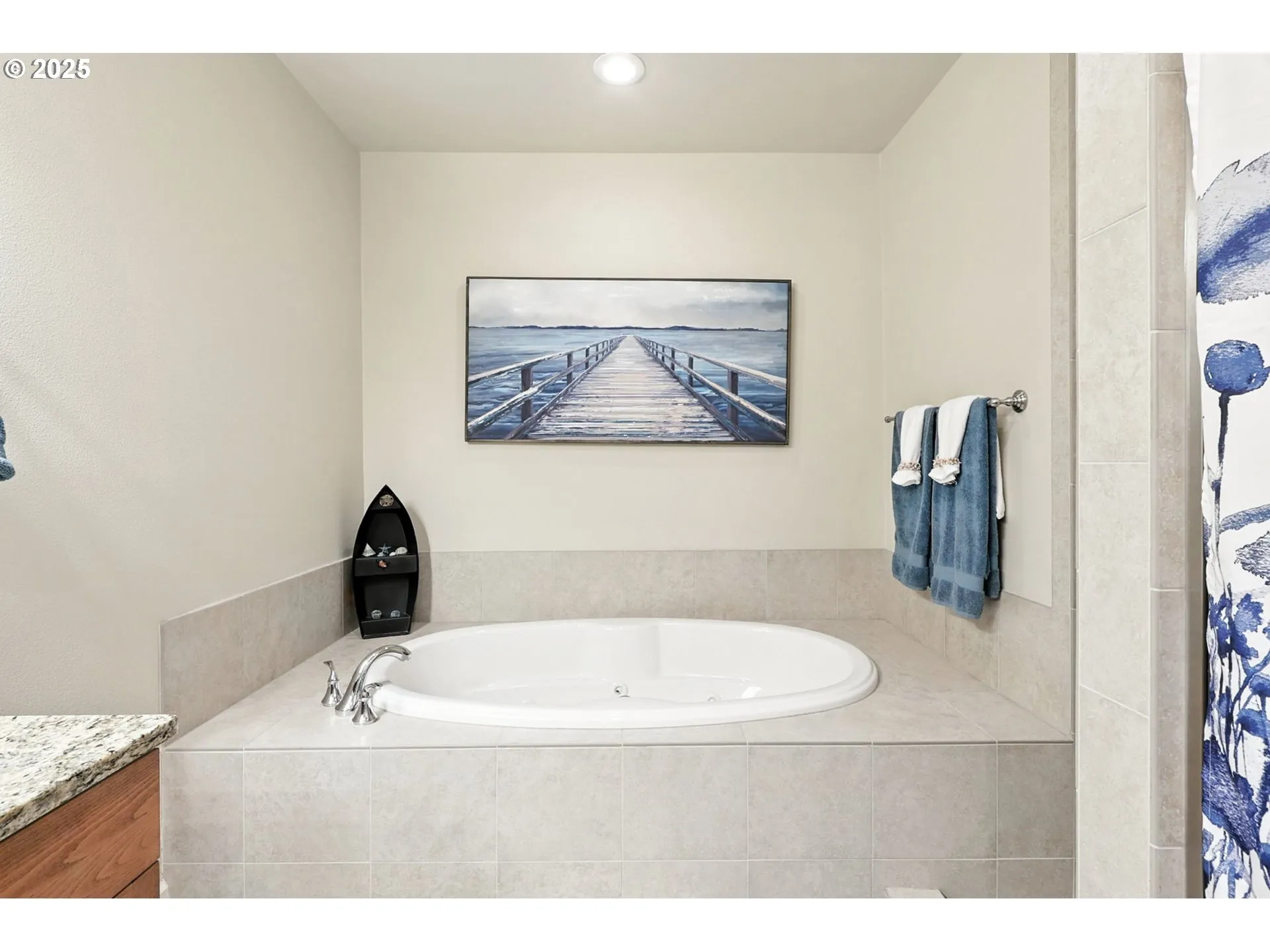 Bathroom, Attached-Garden Tub