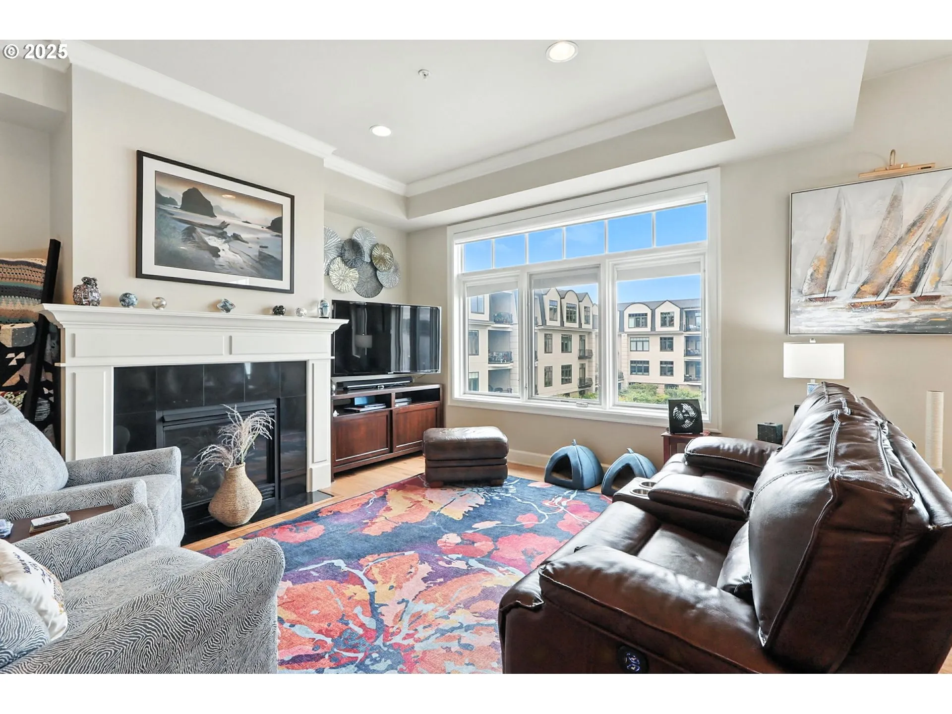 Living Room-Fireplace
