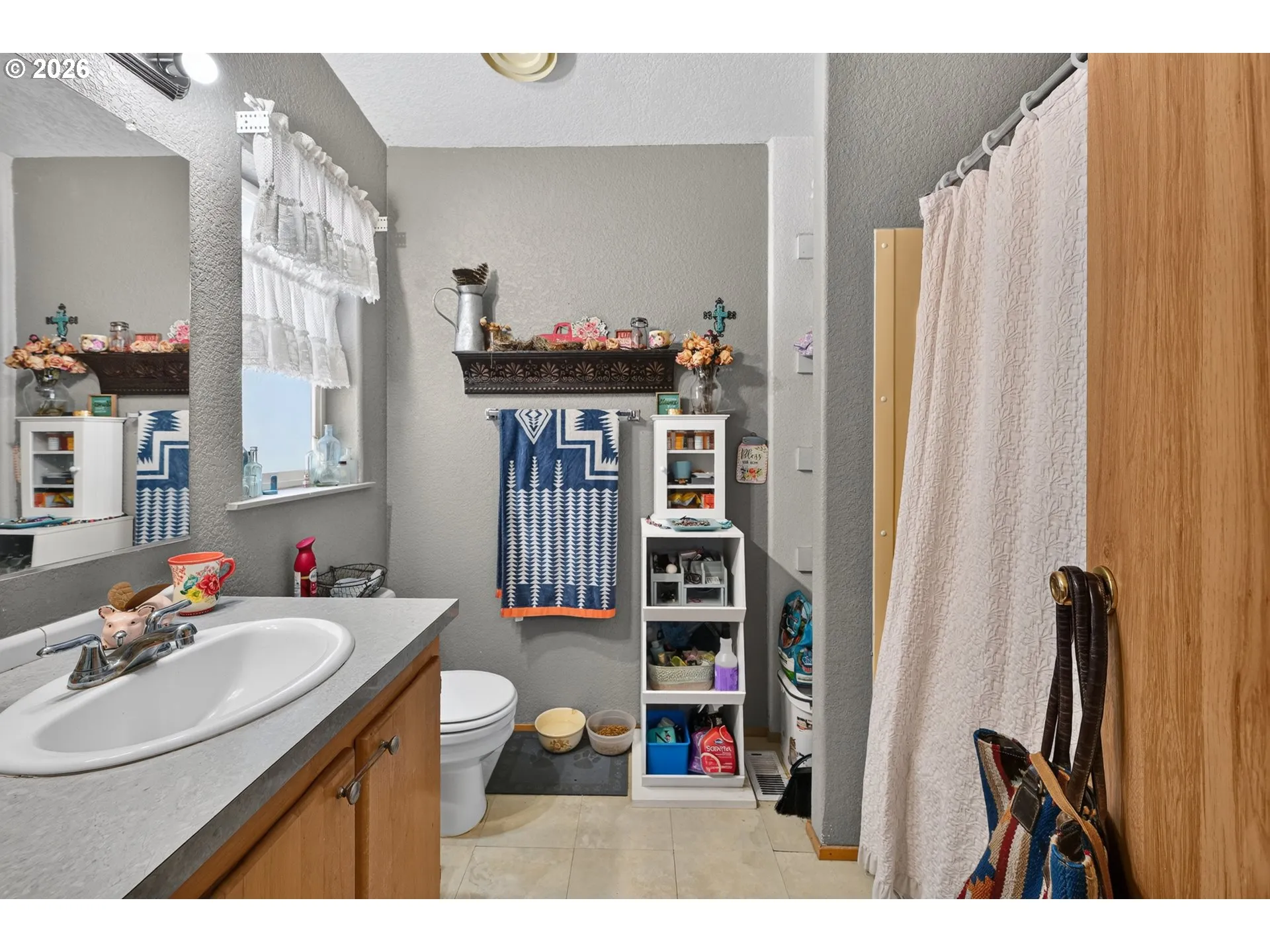 Bathroom, Attached-Garden Tub