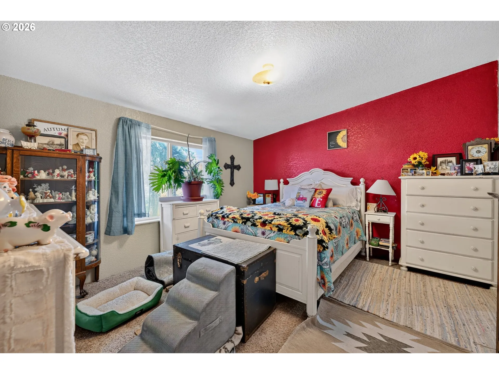 Bedroom, Primary
