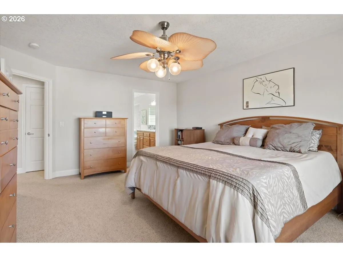 Bedroom, Primary