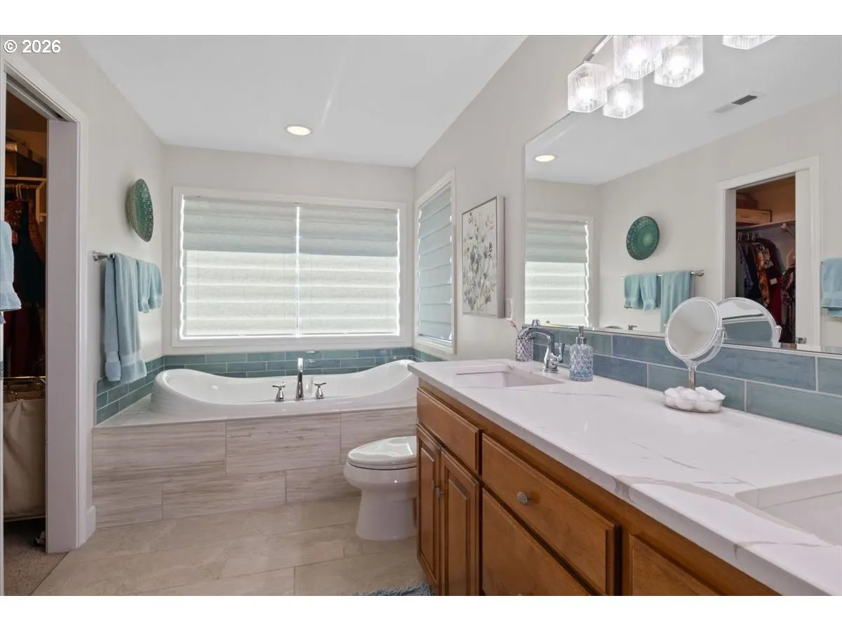 Owner's Suite Bathroom-Garden Tub
