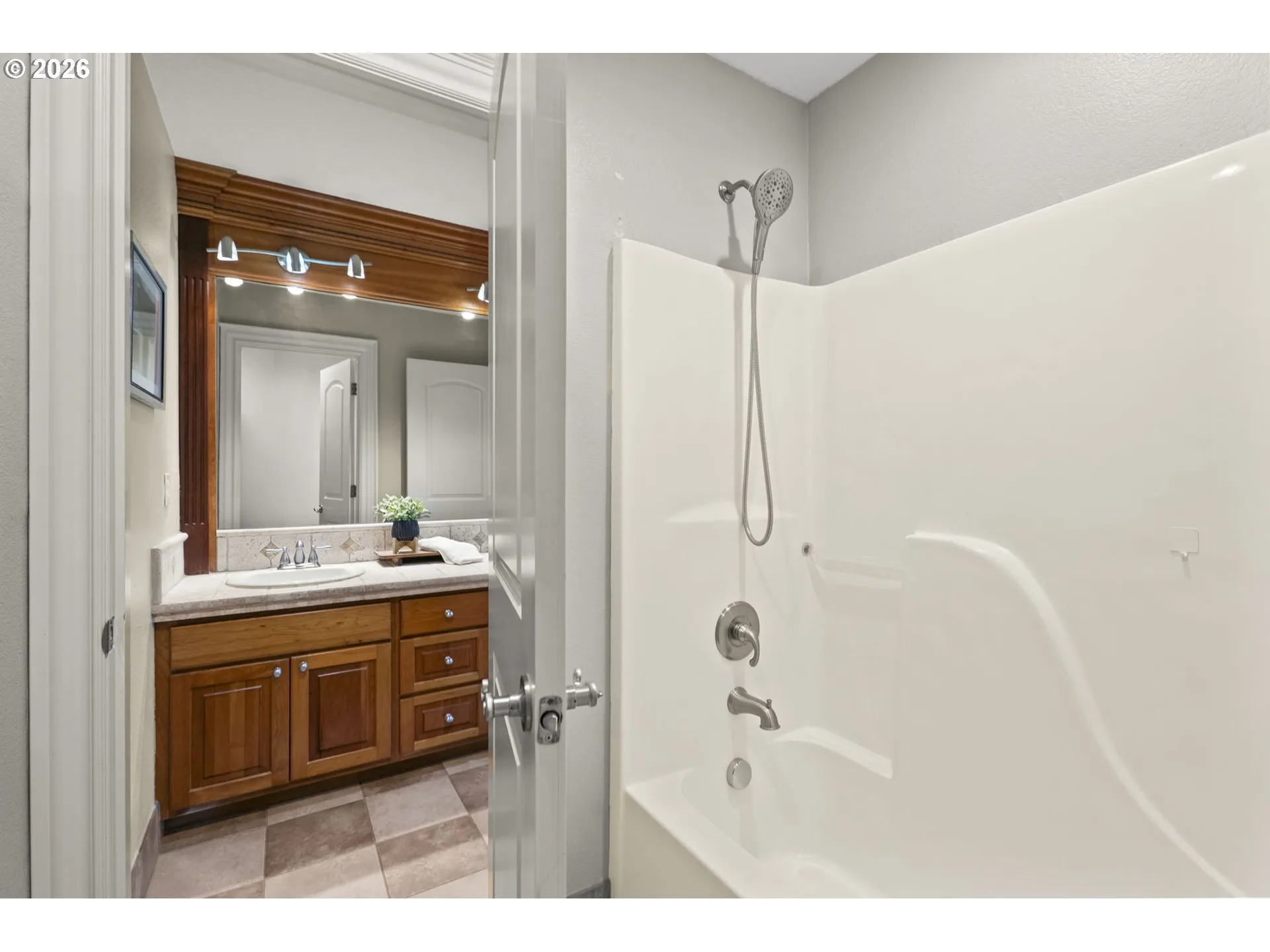 Bathroom-Upper