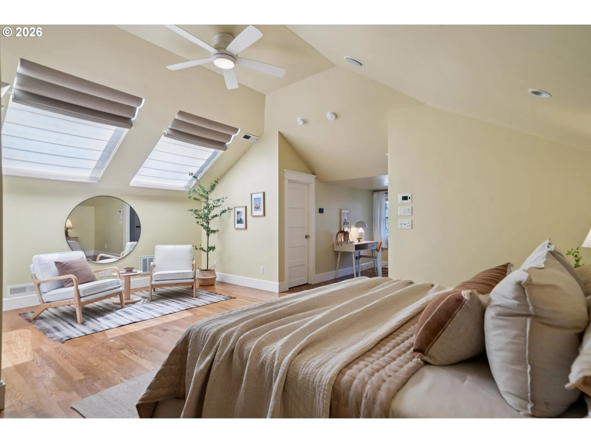 Bedroom, Primary