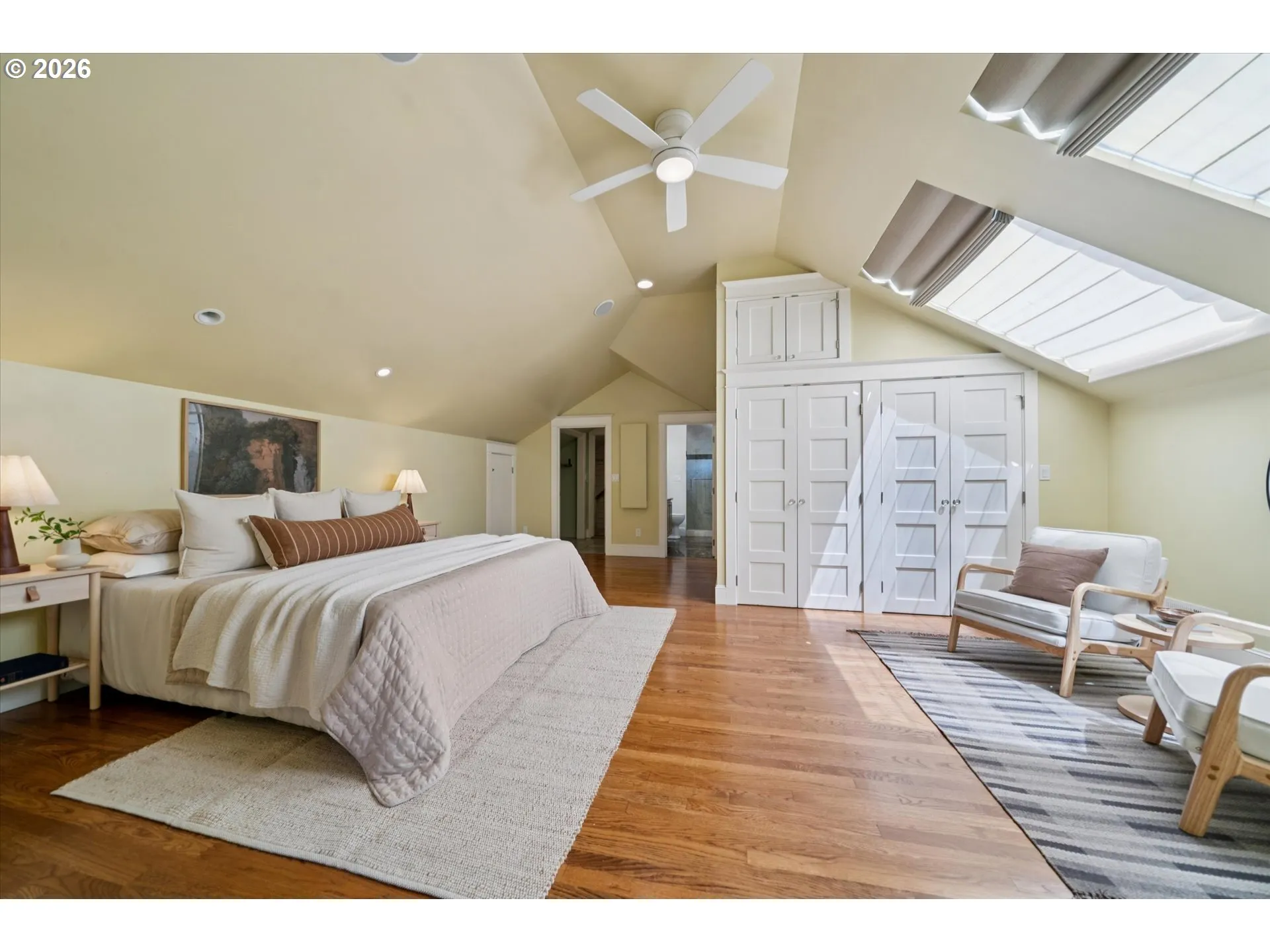 Bedroom, Primary