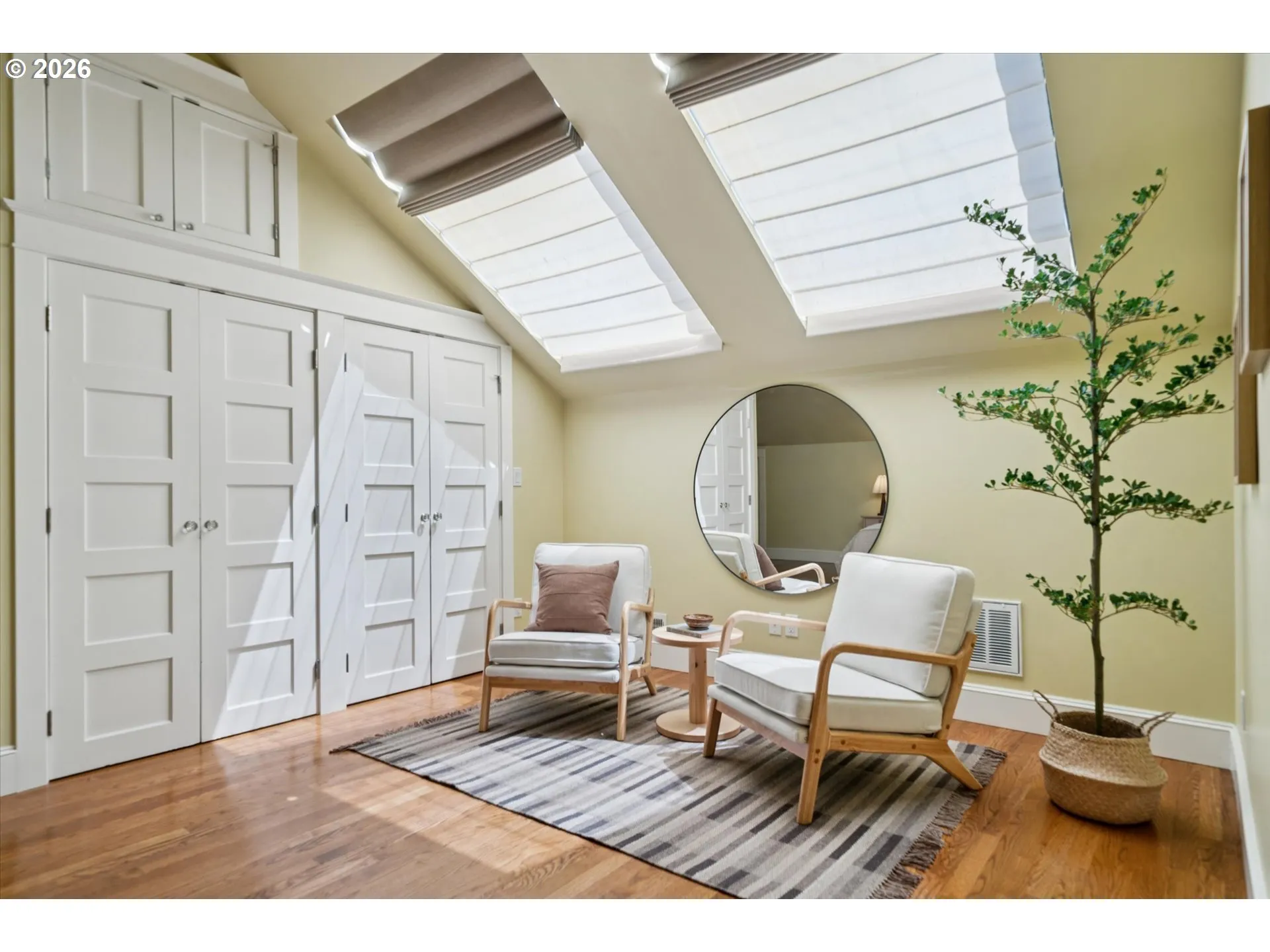 Bedroom, Primary