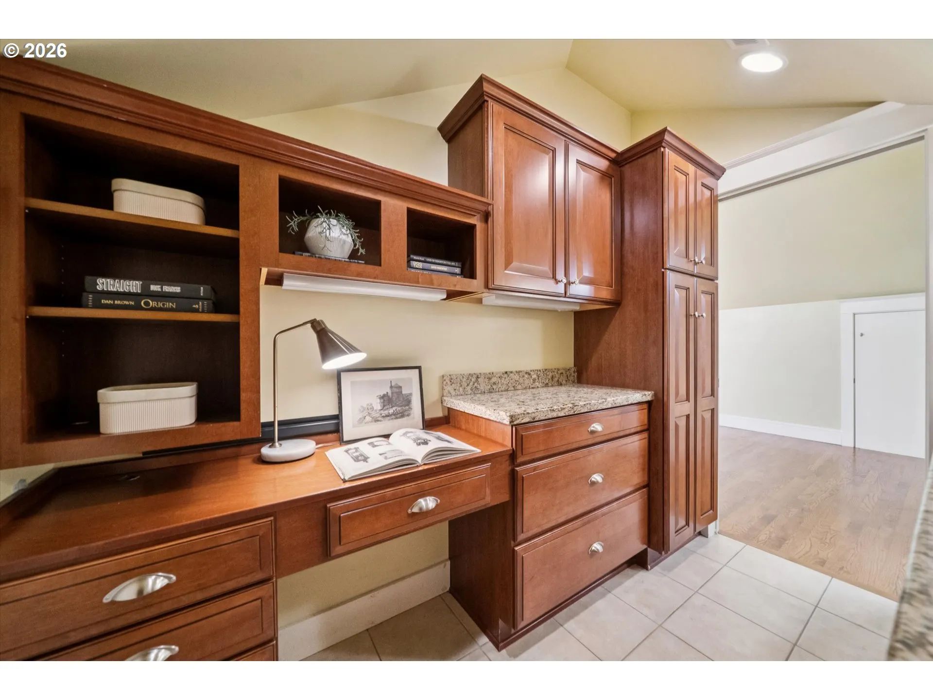 Bedroom, Primary