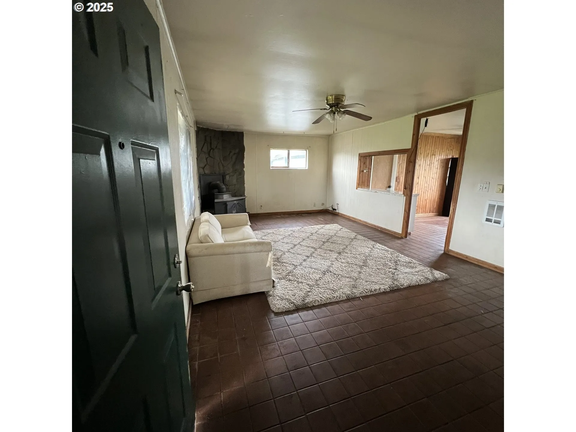 Living Room/Entrance-# 1