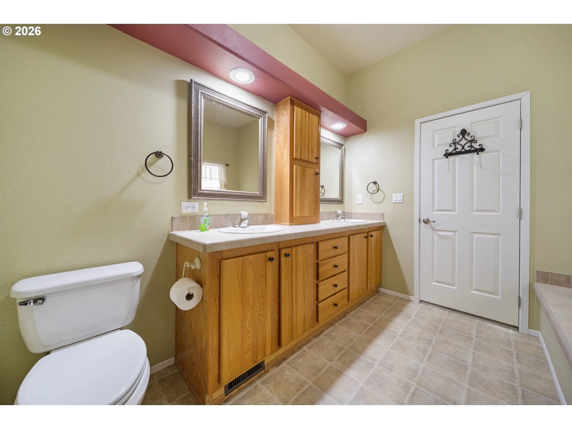 Primary Bedroom-Attached Bathroom