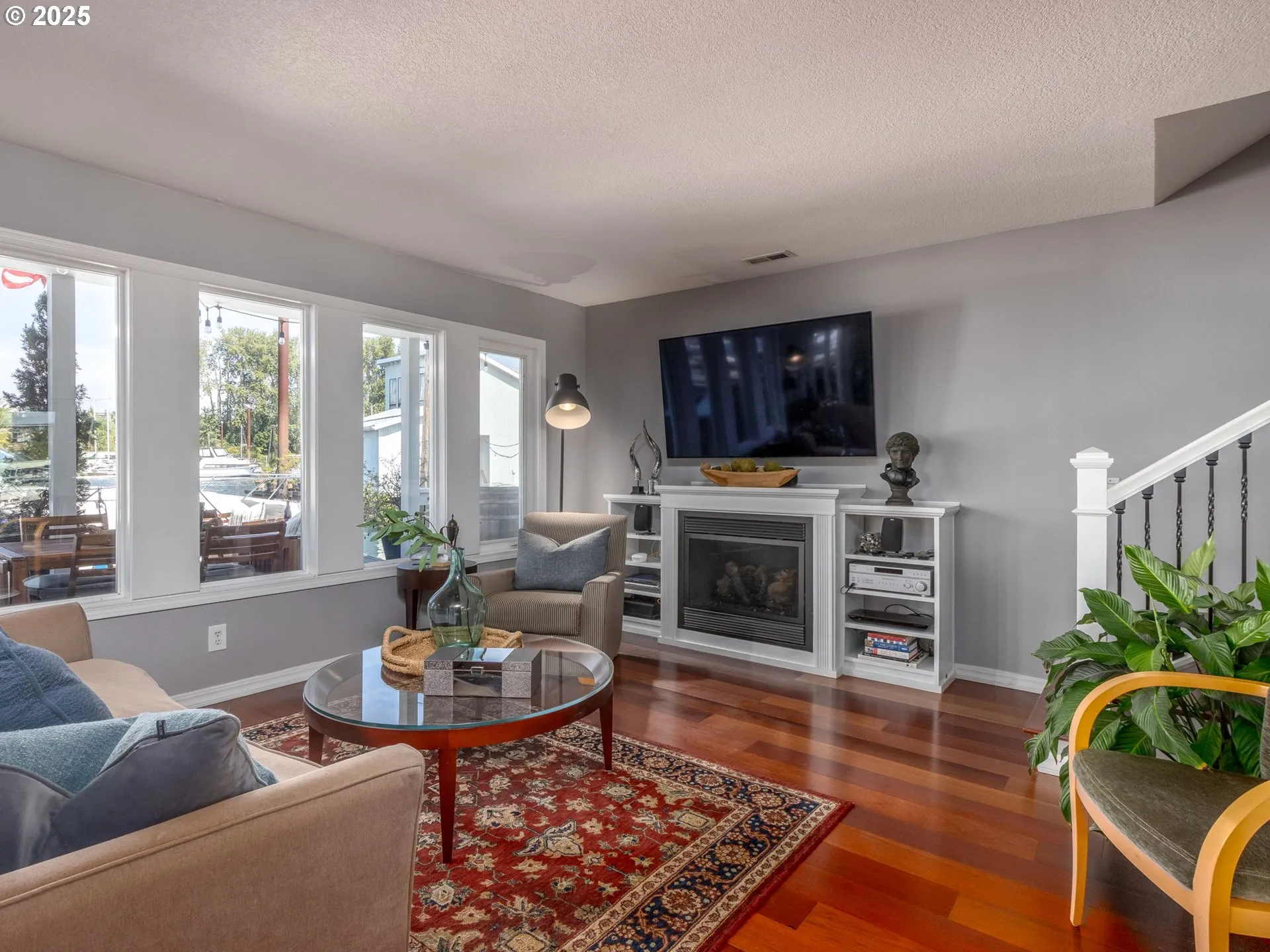 Living Room-Fireplace