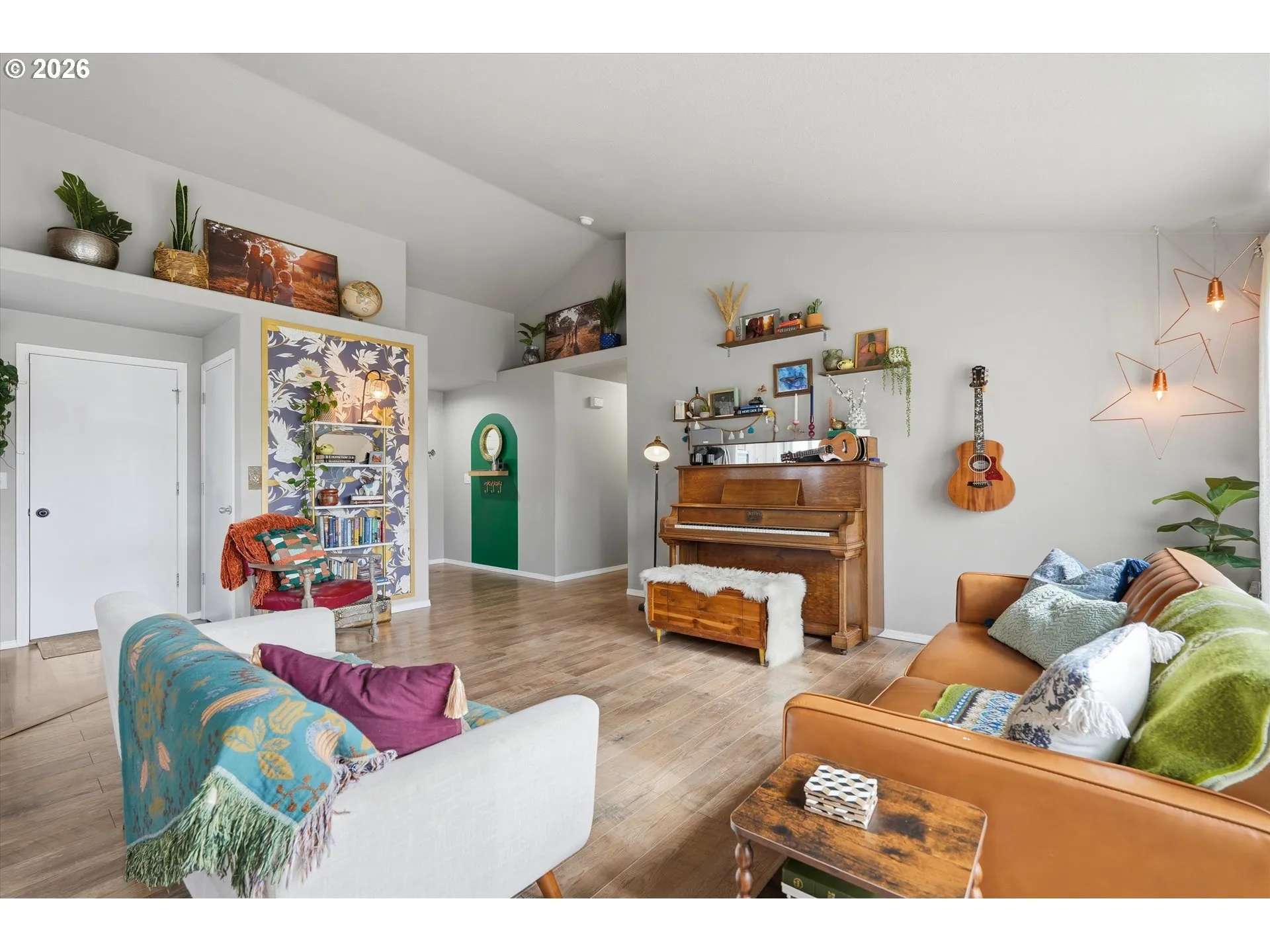Living Room-Vaulted Ceilings