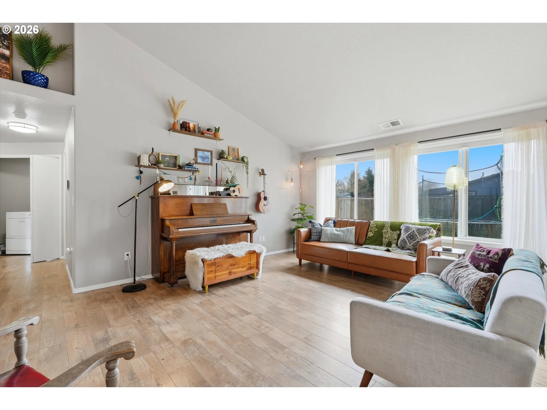 Living Room-Vaulted Ceilings