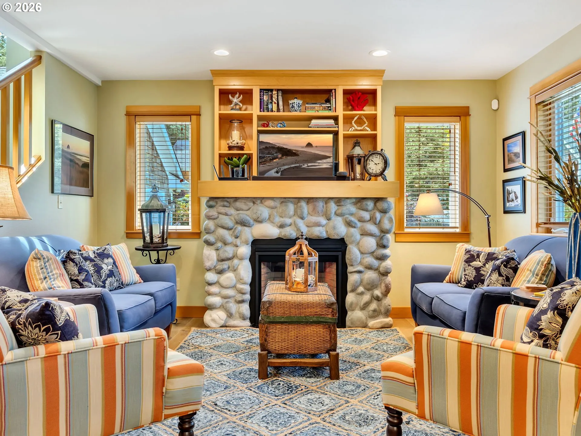 Living Room-Fireplace