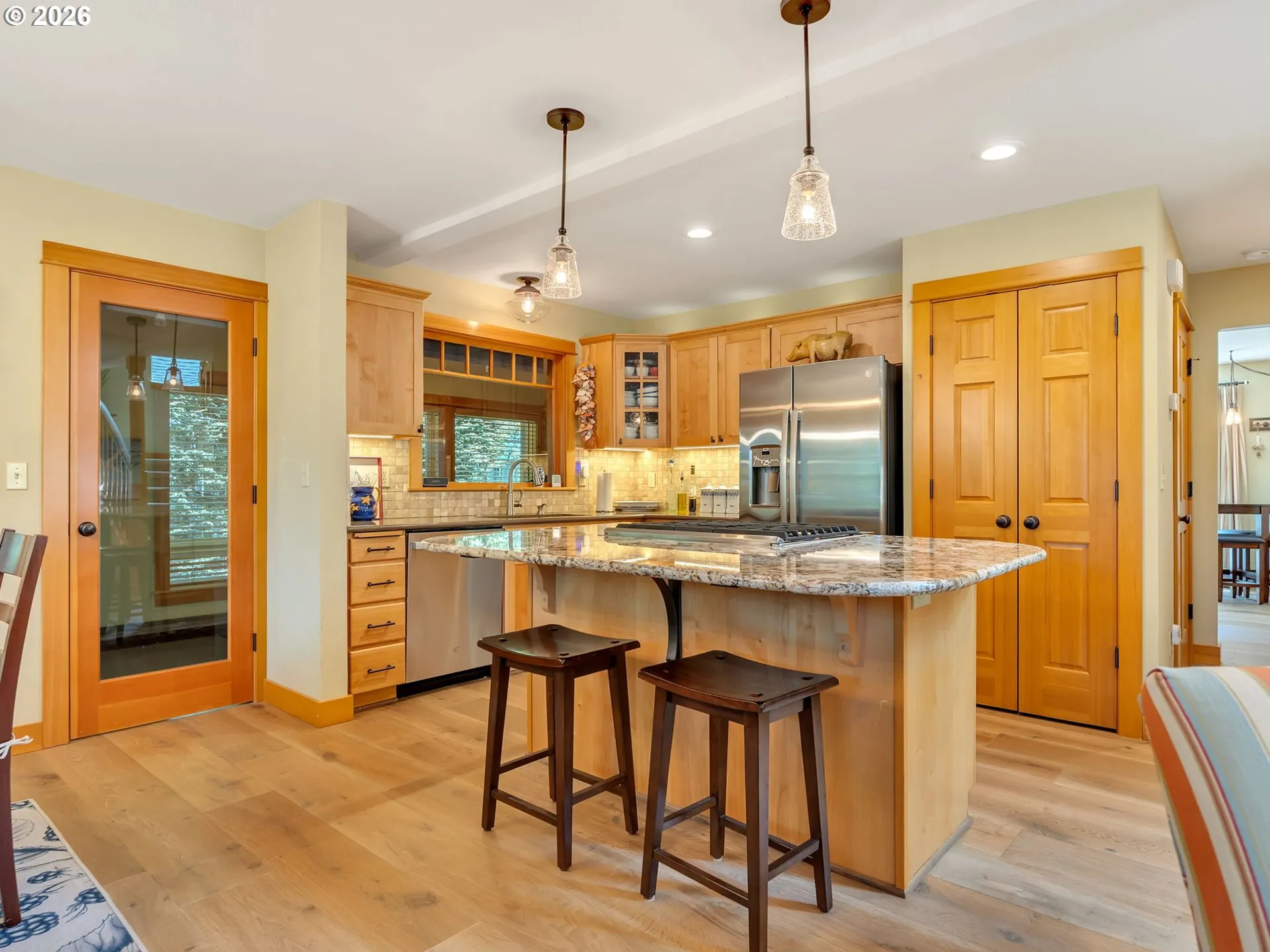 Kitchen-Breakfast Bar