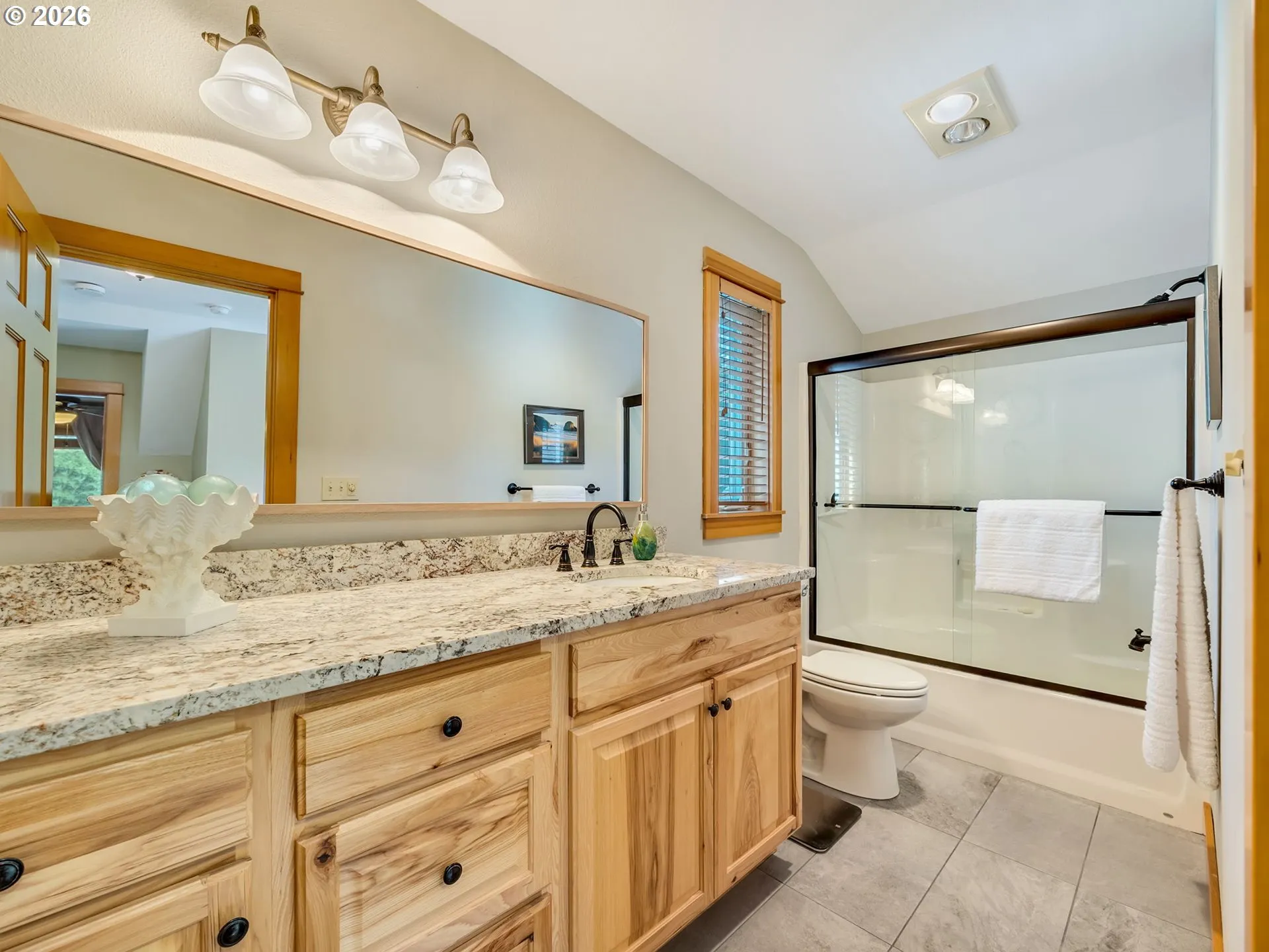 Bathroom-Upper