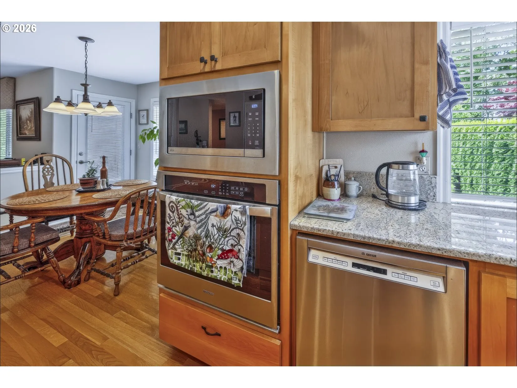 Kitchen-Eating Area