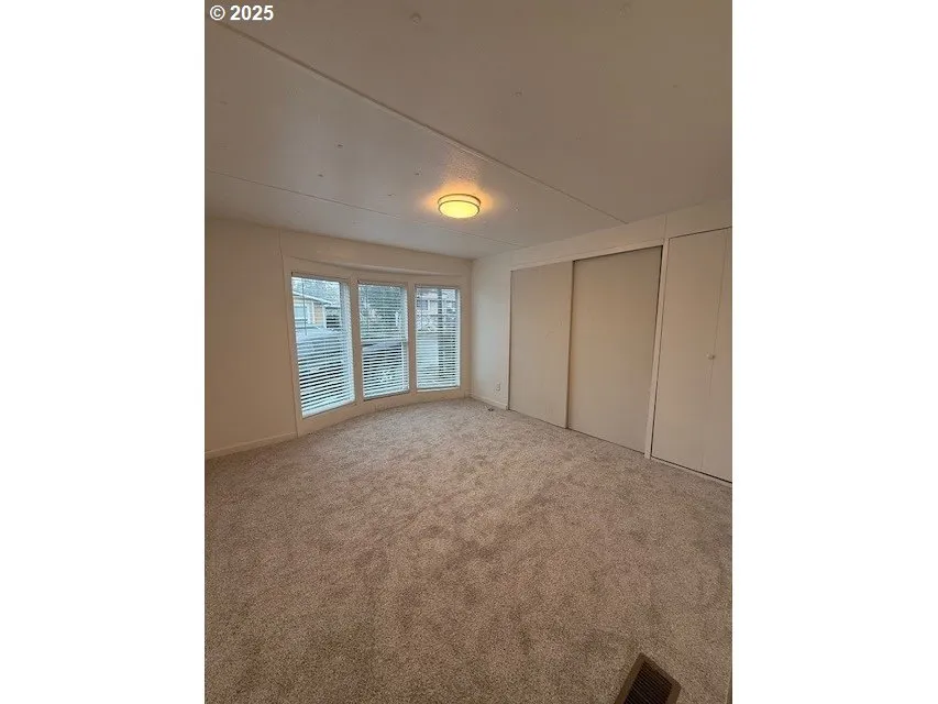 Bedroom, Primary