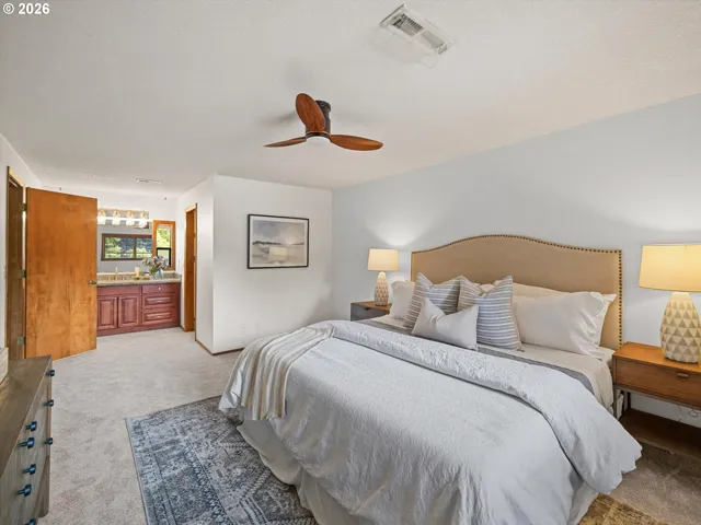 Bedroom, Primary