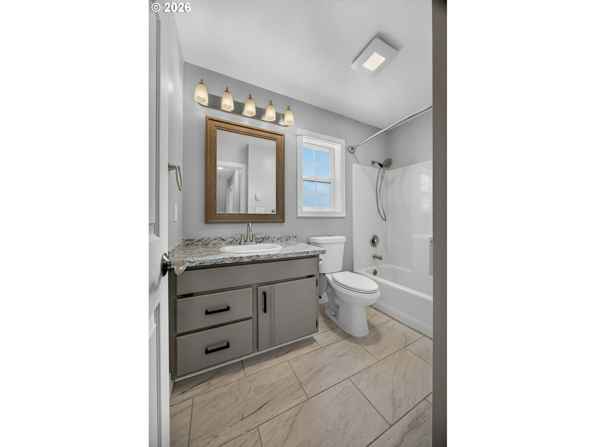 Bathroom-Upper