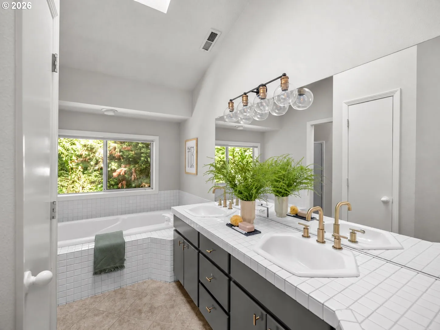 Bathroom, Attached-Upper