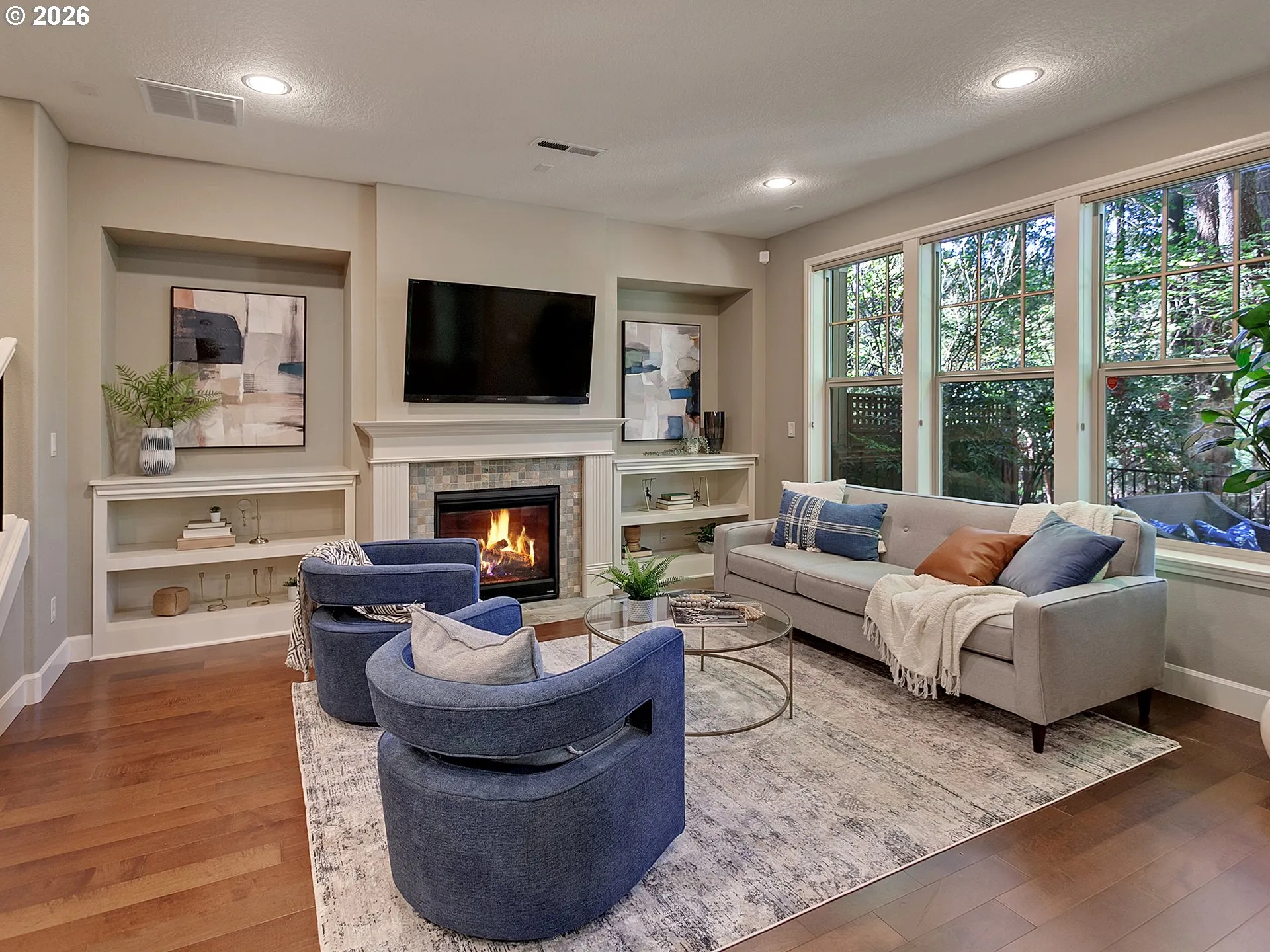 Living Room-Fireplace