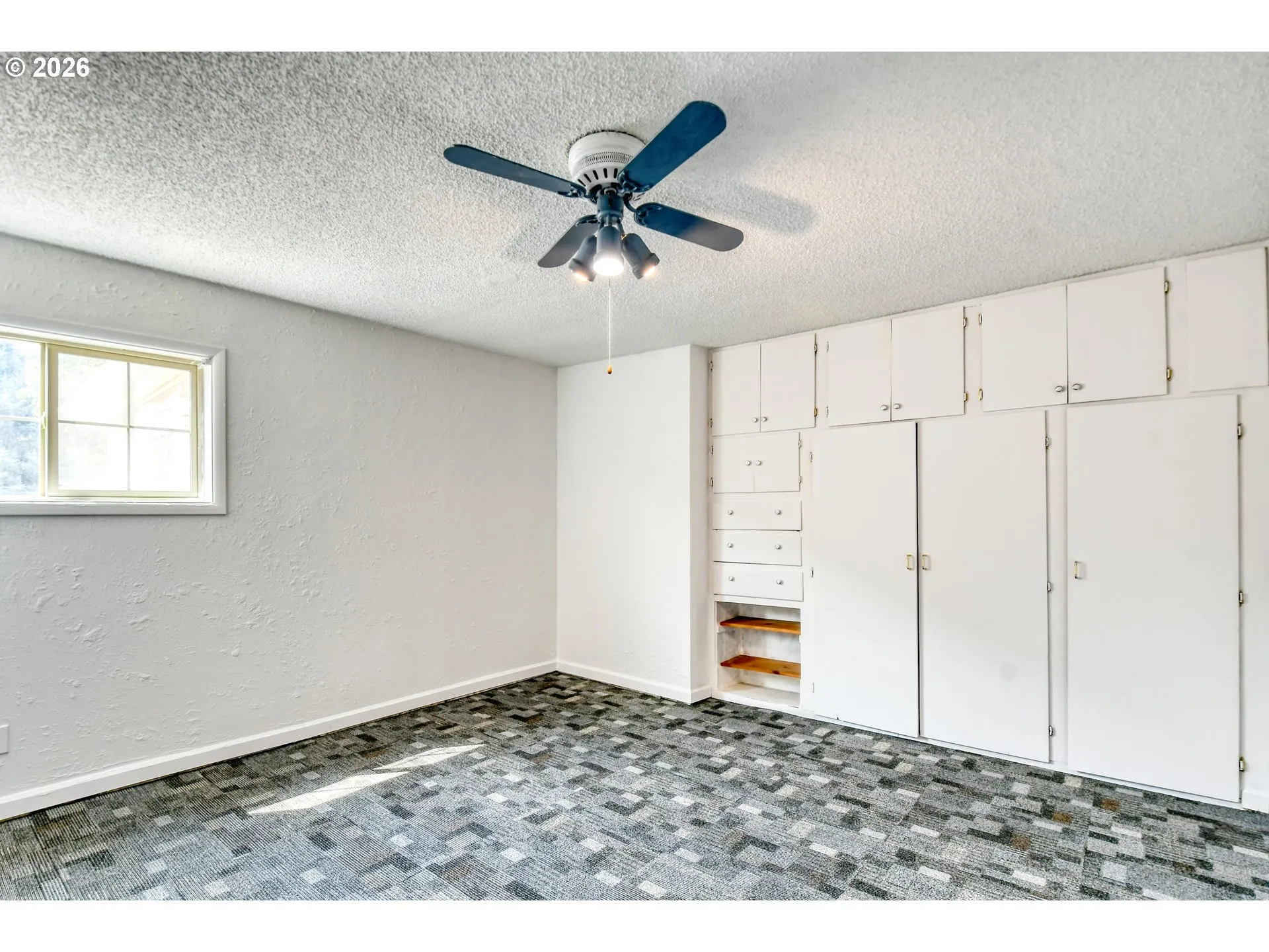 Bedroom, Primary